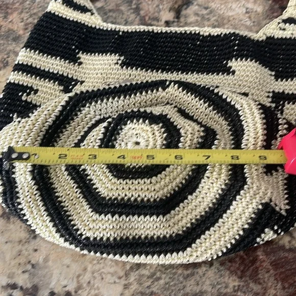 No Boundries Black and Cream crochet Patterned Women's Bag. New with tag. - Picture 4 of 10